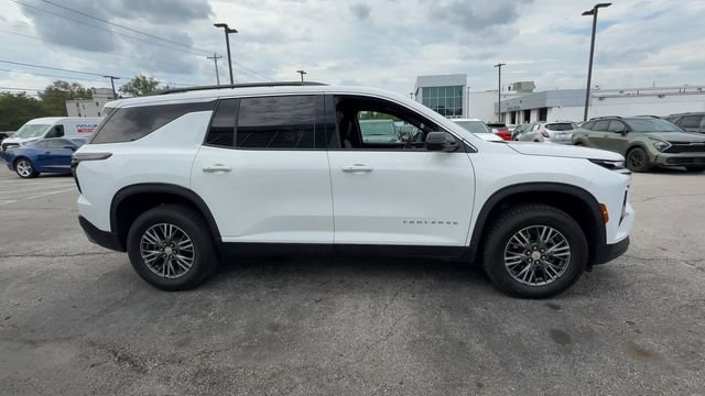 Used 2025 Chevrolet Traverse LT AWD/4WD image 9