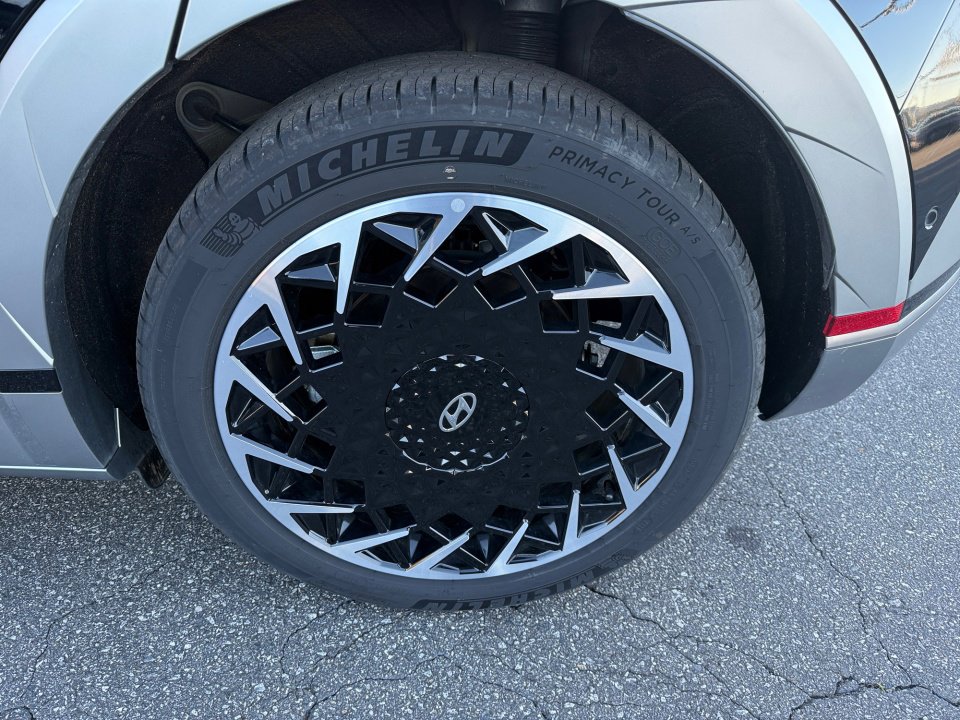 Certified 2024 Hyundai Ioniq 5 Limited image 25