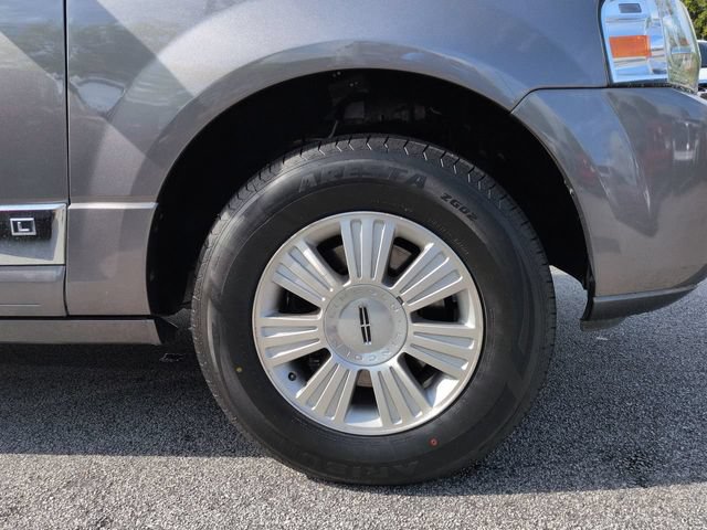 Used 2013 Lincoln Navigator L 2WD image 12