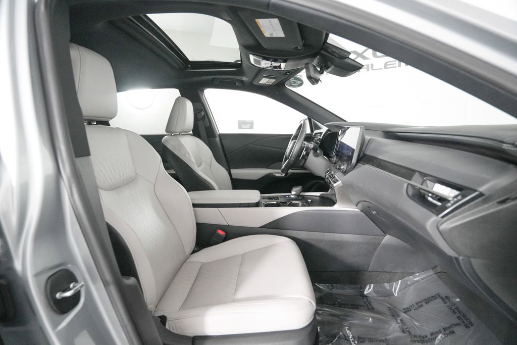 Certified 2023 Lexus RX 350 w/ Cold Area Package image 19