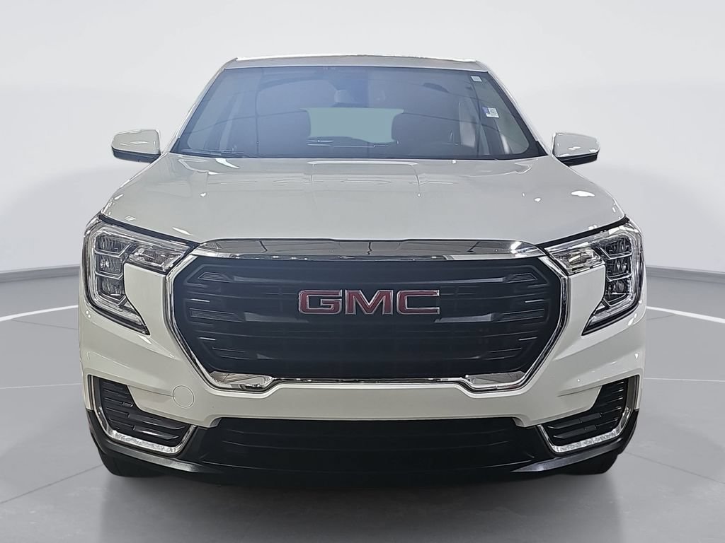 Used 2023 GMC Terrain SLE w/ LPO, Floor Liner Package AWD/4WD image 10