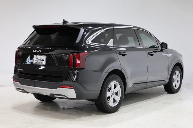 Used 2025 Kia Sorento LX FWD image 8