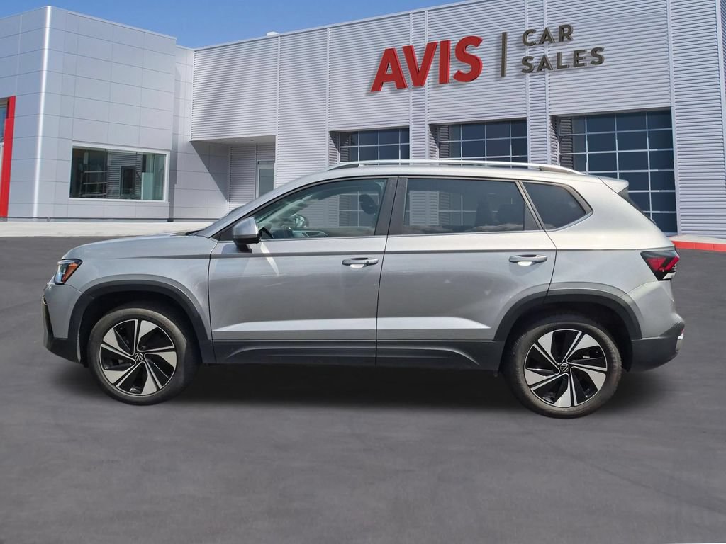 Used 2025 Volkswagen Taos SE AWD/4WD image 10