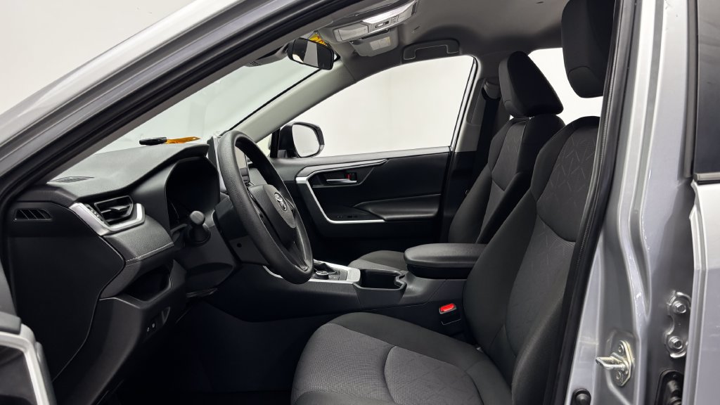 Certified 2025 Toyota RAV4 XLE AWD/4WD image 11