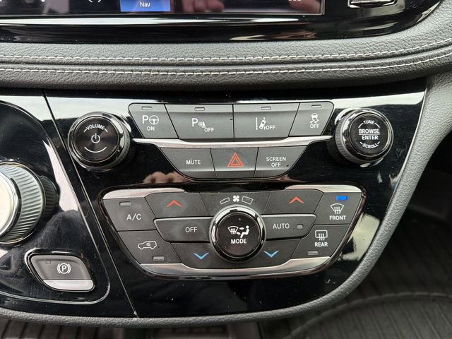 Used 2021 Chrysler Pacifica Touring-L w/ S Appearance Package image 21