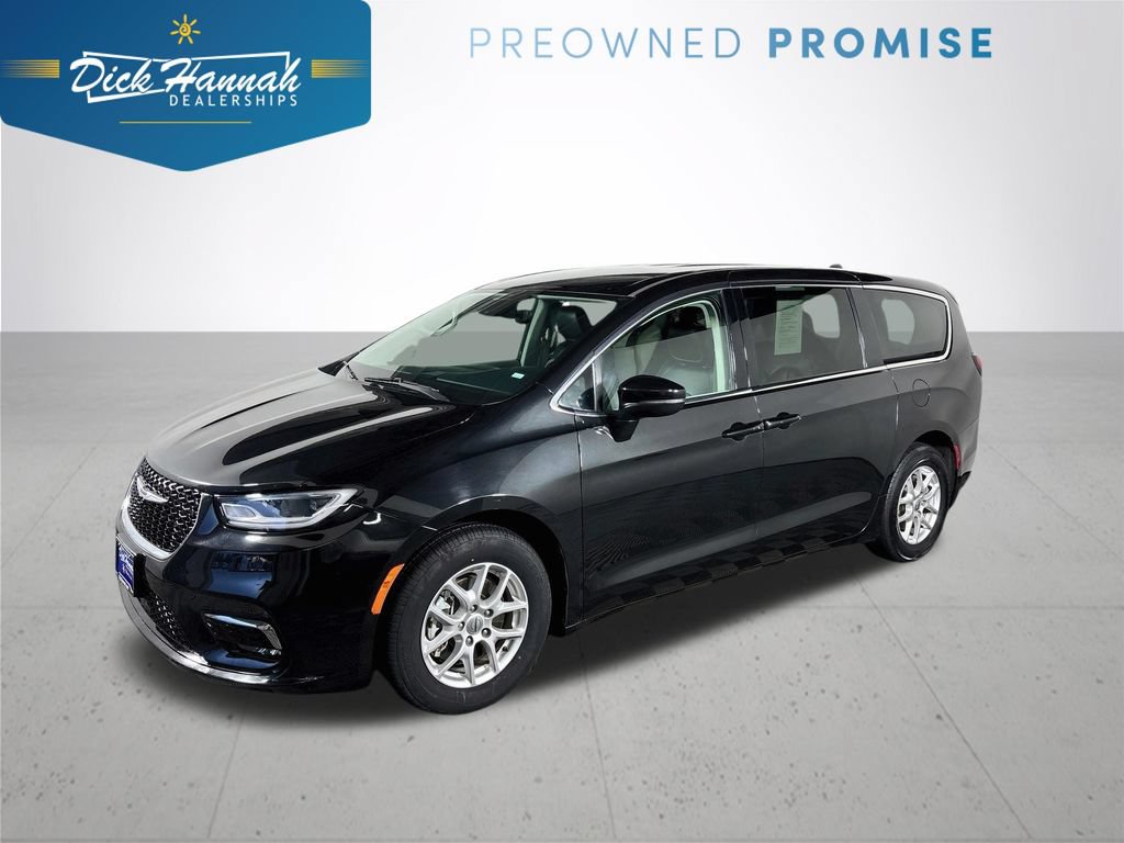 Used 2023 Chrysler Pacifica Touring-L