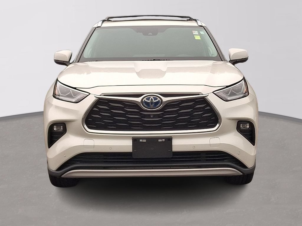 Used 2021 Toyota Highlander Platinum AWD/4WD image 2