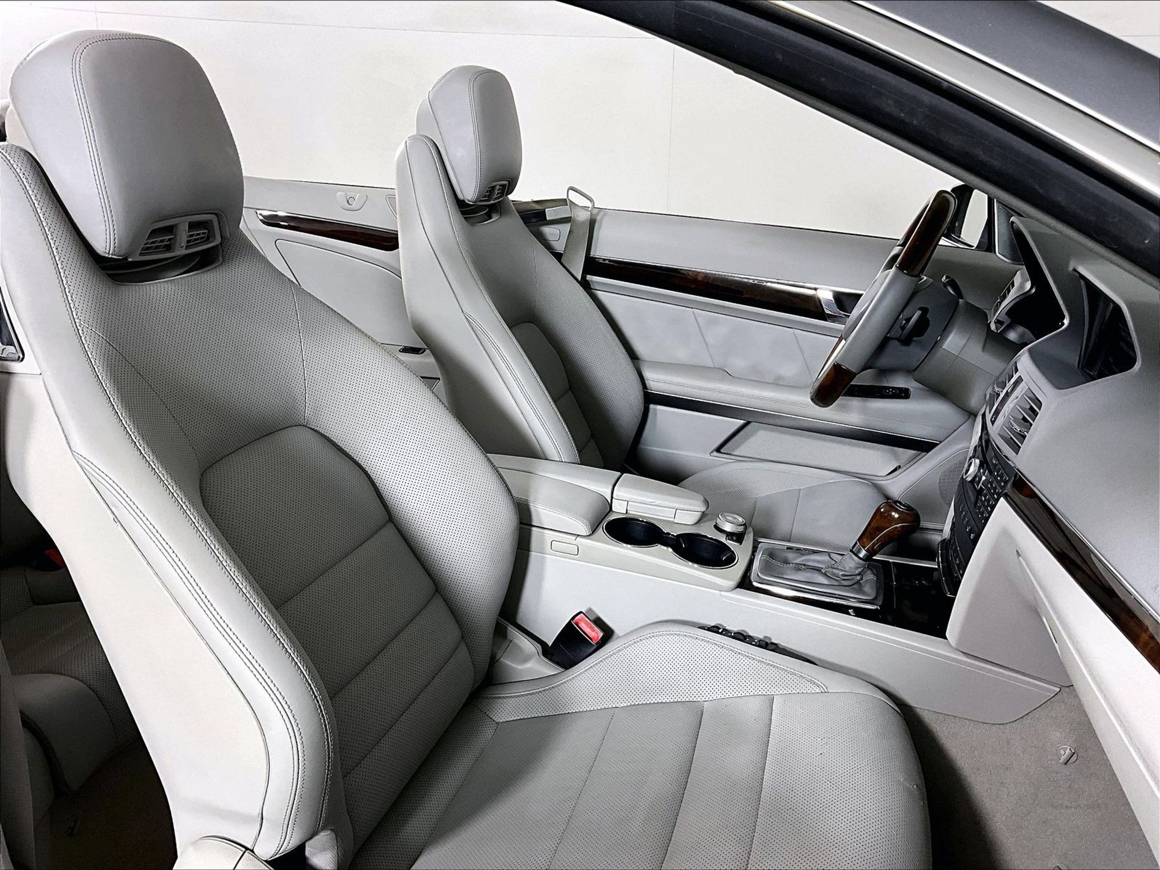 Used 2012 Mercedes-Benz E 550 Cabriolet image 18
