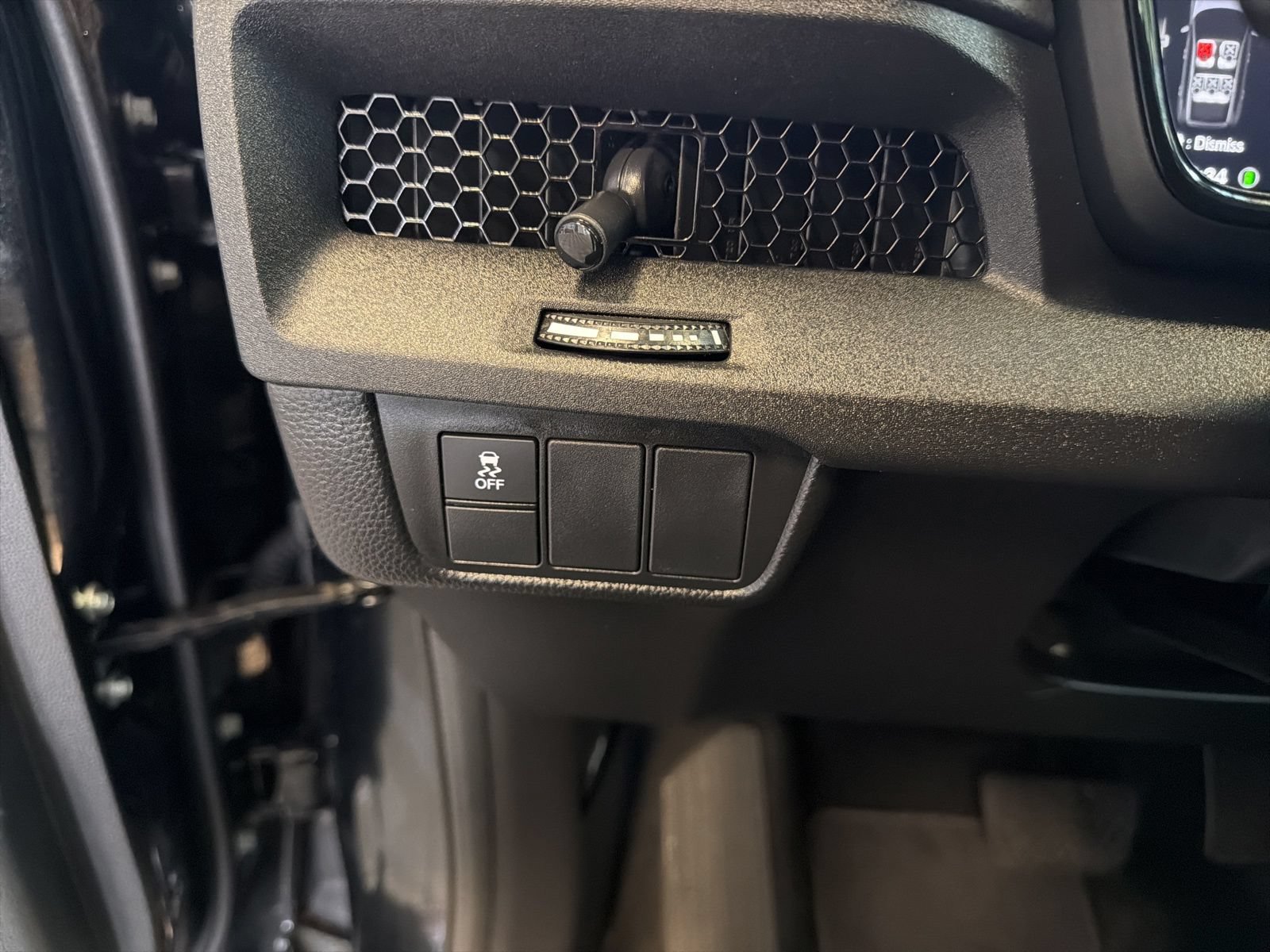 Used 2025 Honda CR-V LX image 15