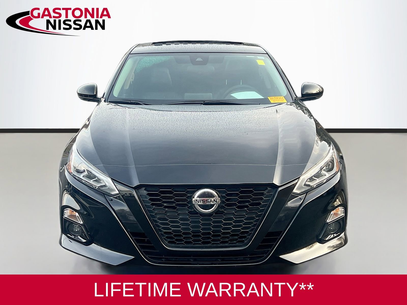 Used 2022 Nissan Altima 2.5 SR w/ Midnight Edition Package video 2