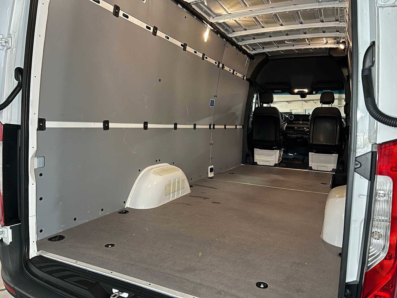 Used 2025 Mercedes-Benz Sprinter 2500 image 19