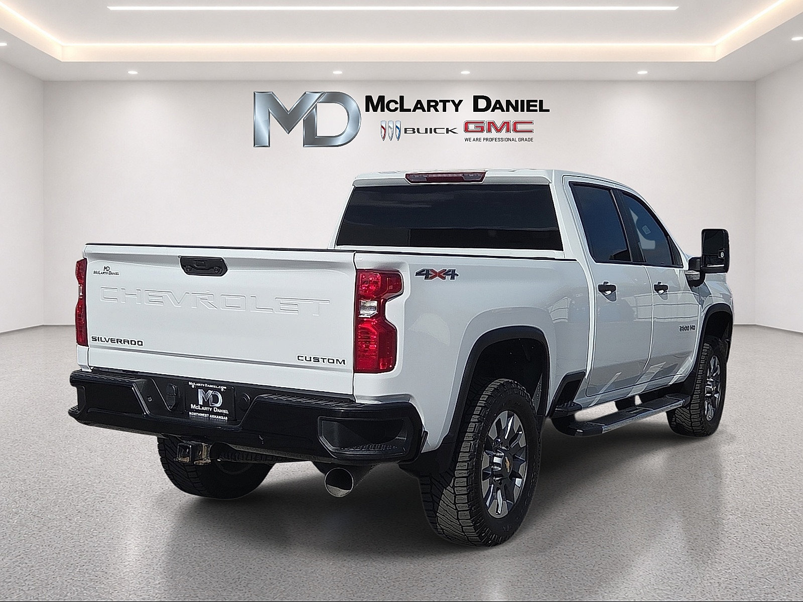 Used 2023 Chevrolet Silverado 2500 Custom w/ Custom Value Package AWD/4WD image 14