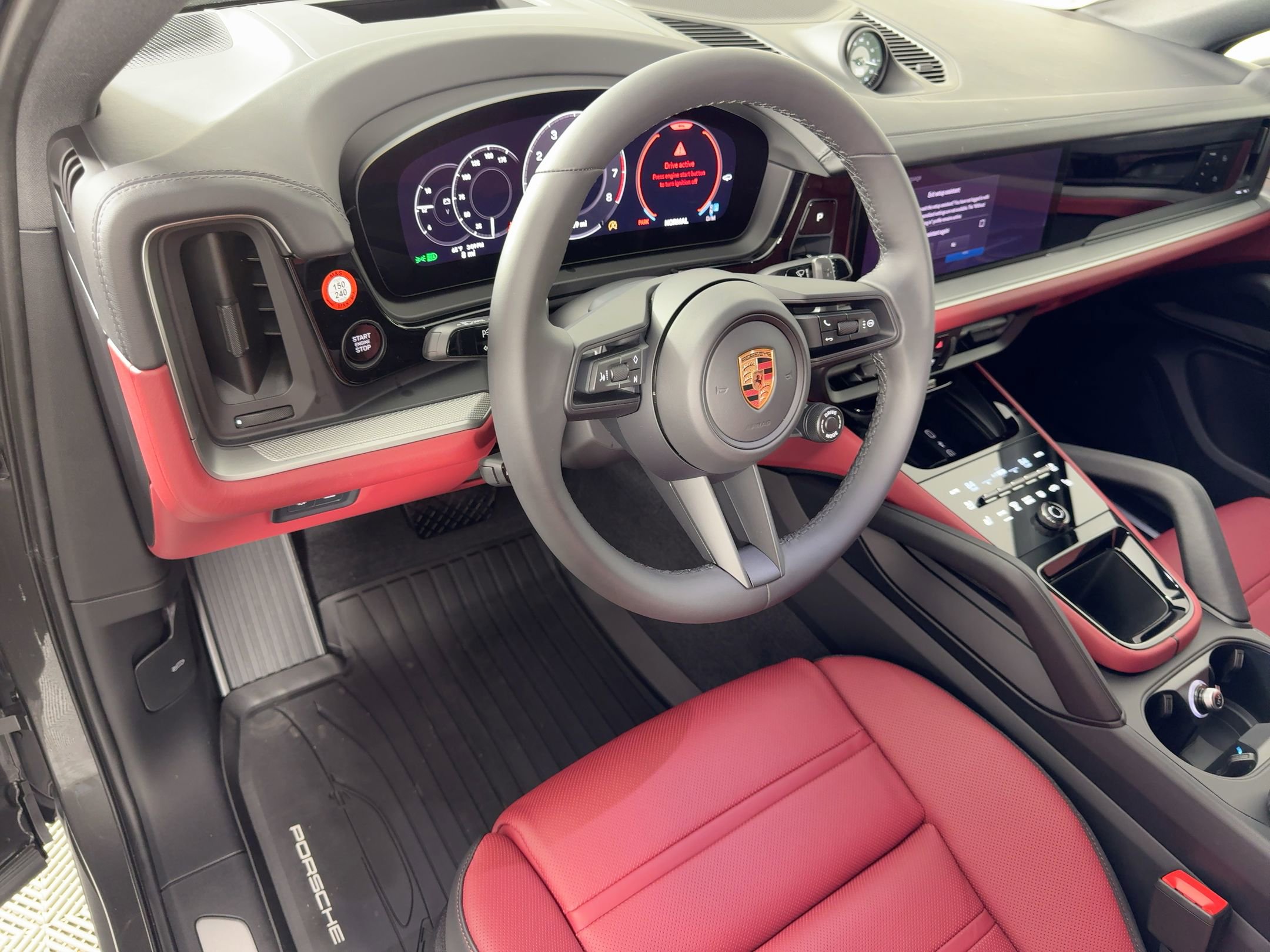 Used 2026 Porsche Cayenne Coupe image 4