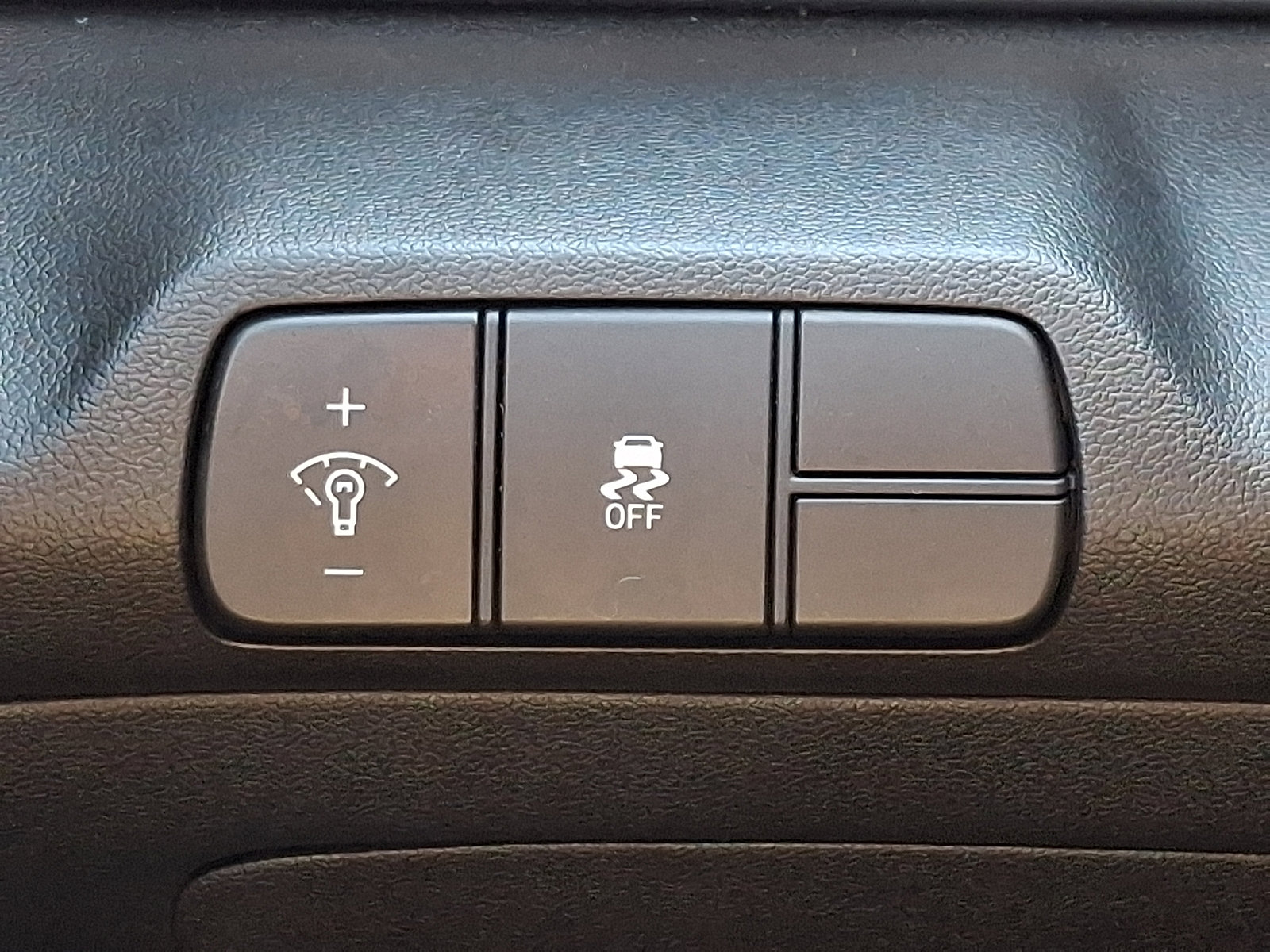 Used 2024 Hyundai Elantra SEL FWD image 28