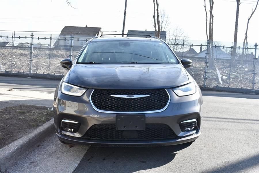 Used 2025 Chrysler Pacifica Select FWD image 2