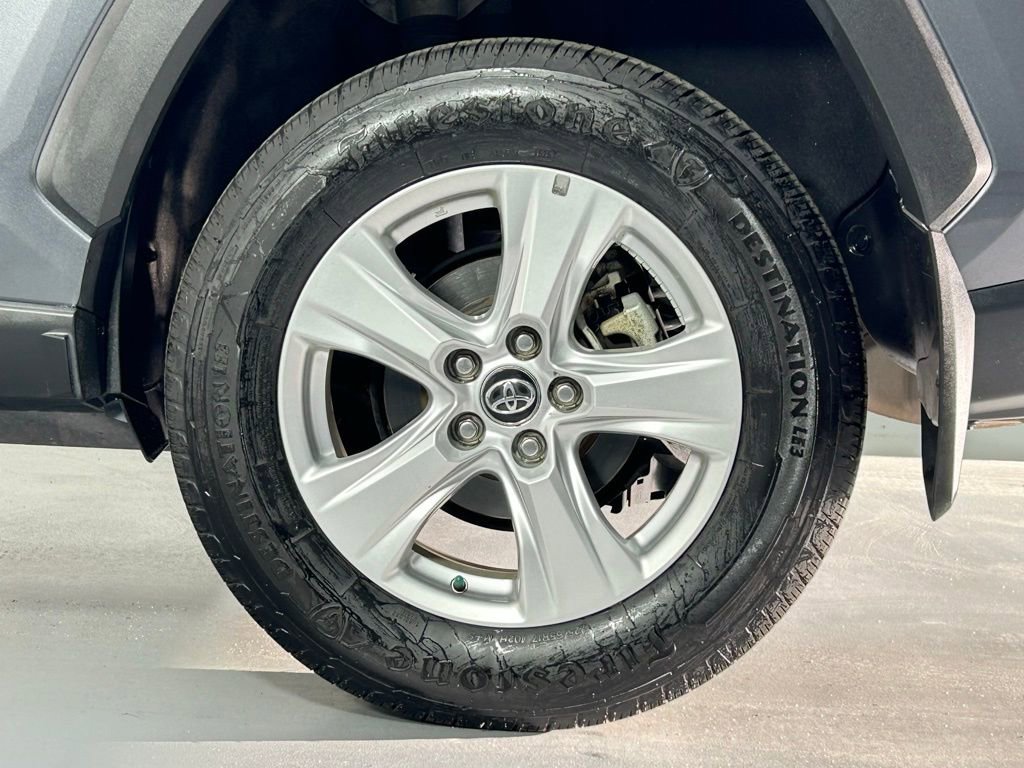 Used 2021 Toyota RAV4 XLE image 36