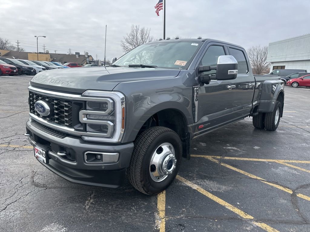Certified 2024 Ford F350 Platinum w/ FX4 Off-Road Package image 9