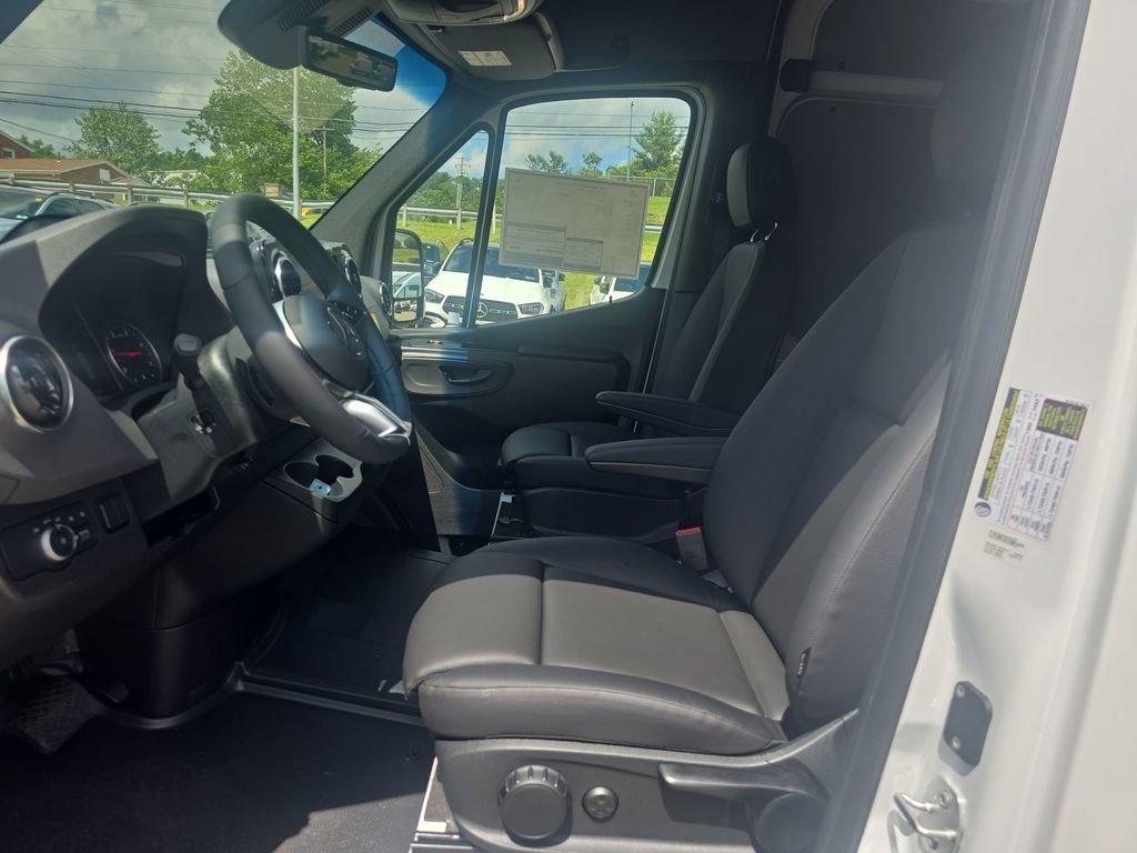 New 2026 Mercedes-Benz Sprinter 2500 image 9