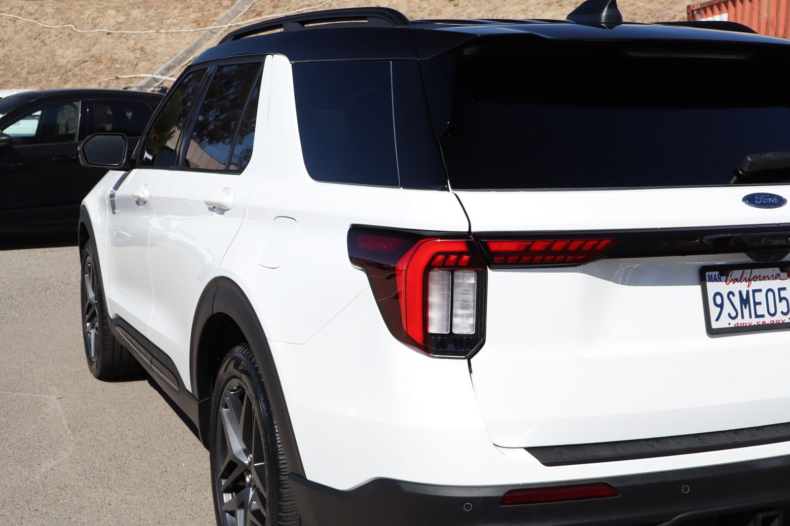 Used 2025 Ford Explorer ST RWD image 16