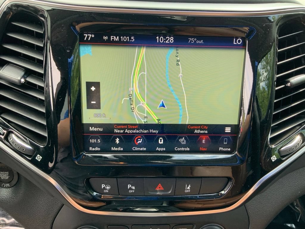 Used 2019 Jeep Cherokee Overland w/ Technology Group AWD/4WD image 2