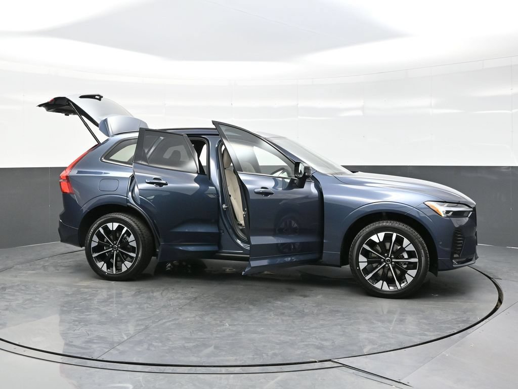 New 2026 Volvo XC60 B5 Plus w/ Climate Package AWD/4WD image 44