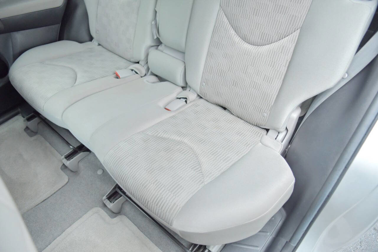 Used 2012 Toyota RAV4 FWD image 14
