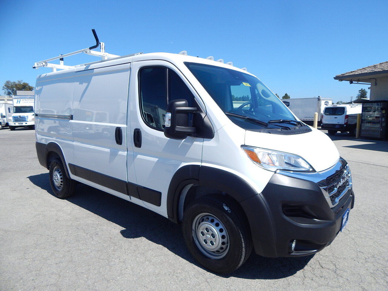 Used 2025 RAM ProMaster 2500 w/ U-Haul Equipment Group FWD image 10