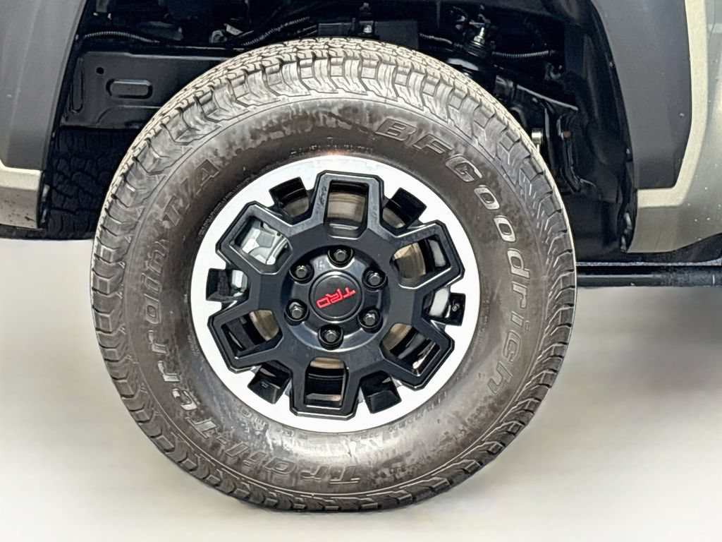 Certified 2026 Toyota Tacoma TRD Off-Road AWD/4WD image 32