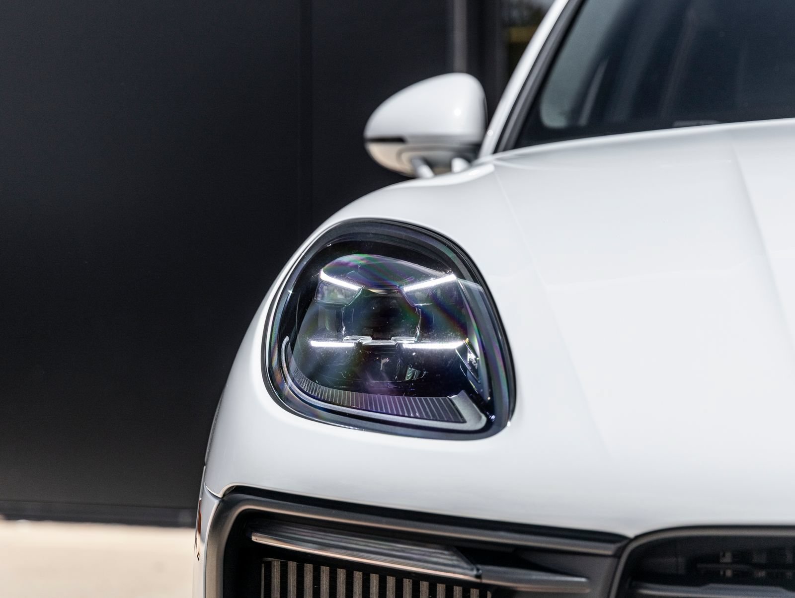 Certified 2024 Porsche Macan GTS AWD/4WD image 18