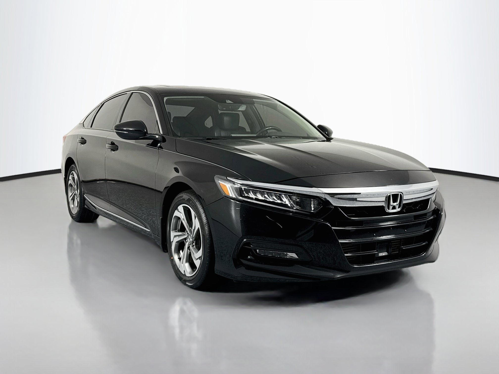 Certified 2018 Honda Accord EX-L image 3
