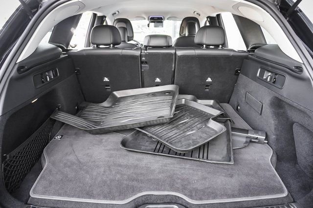 Used 2025 Mercedes-Benz GLC 350e 4MATIC image 21