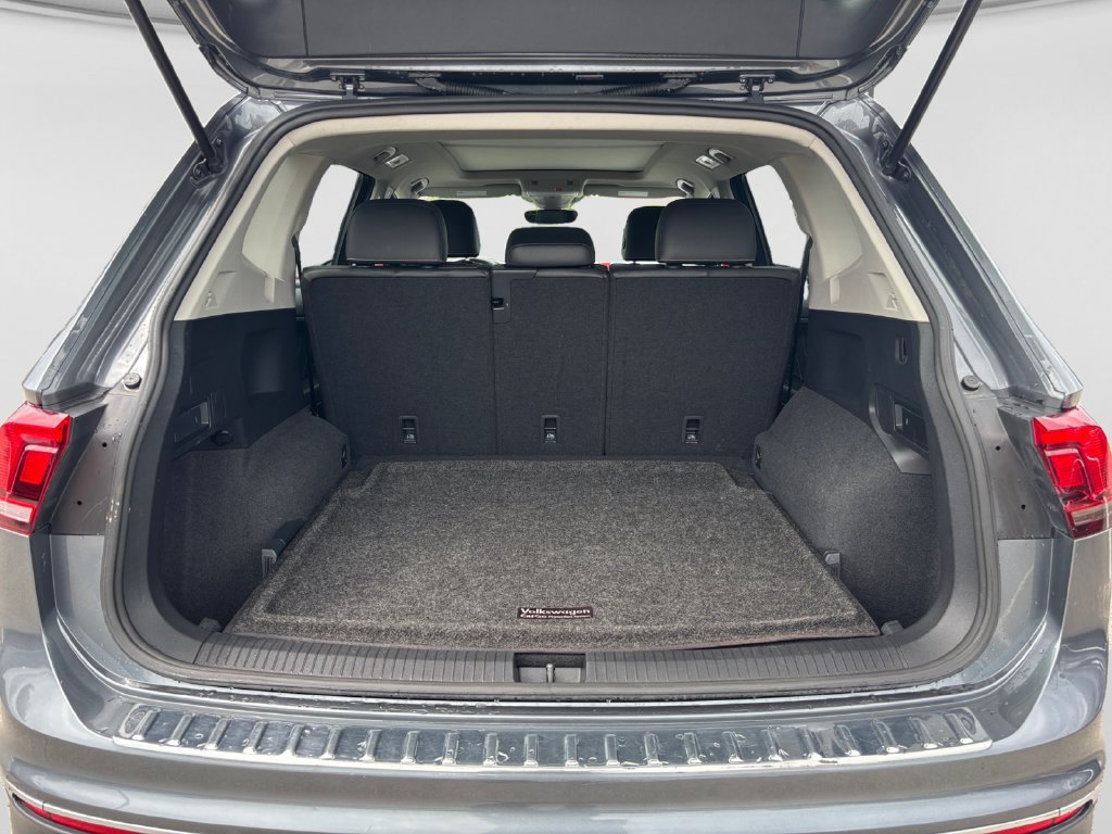 Used 2023 Volkswagen Tiguan SE AWD/4WD image 19