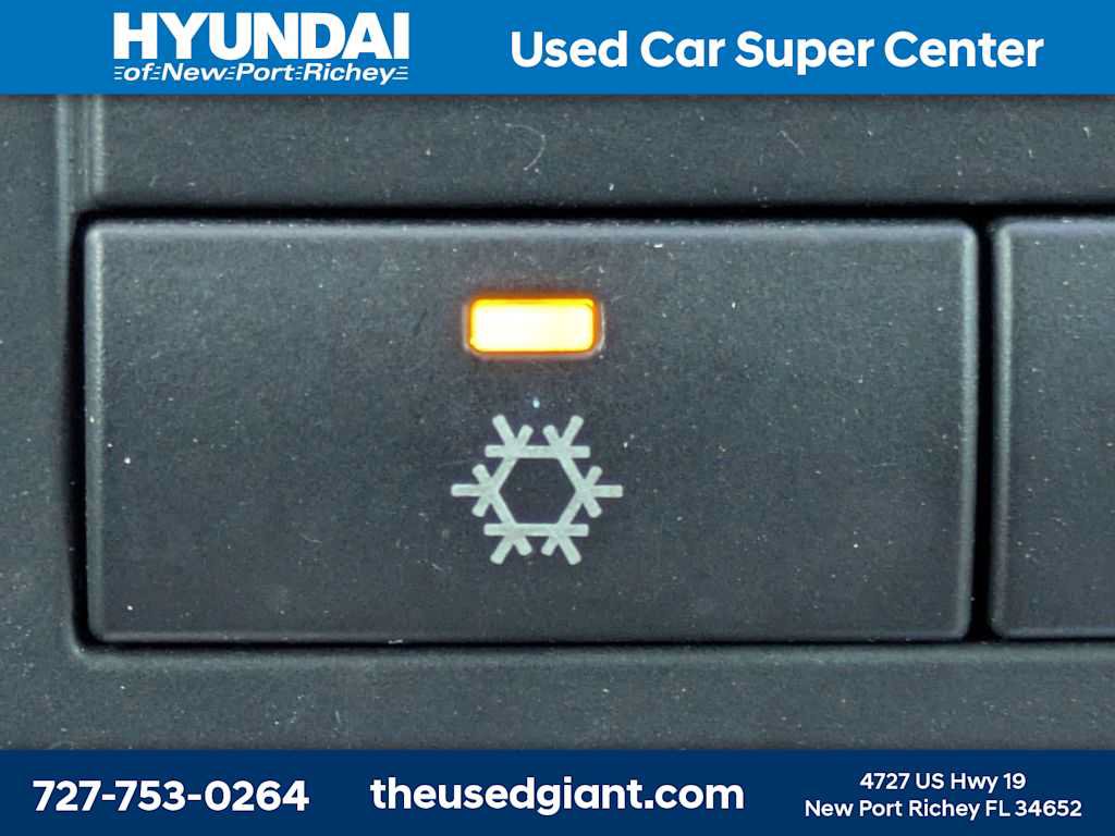 Used 2007 Chrysler 300 C RWD image 23