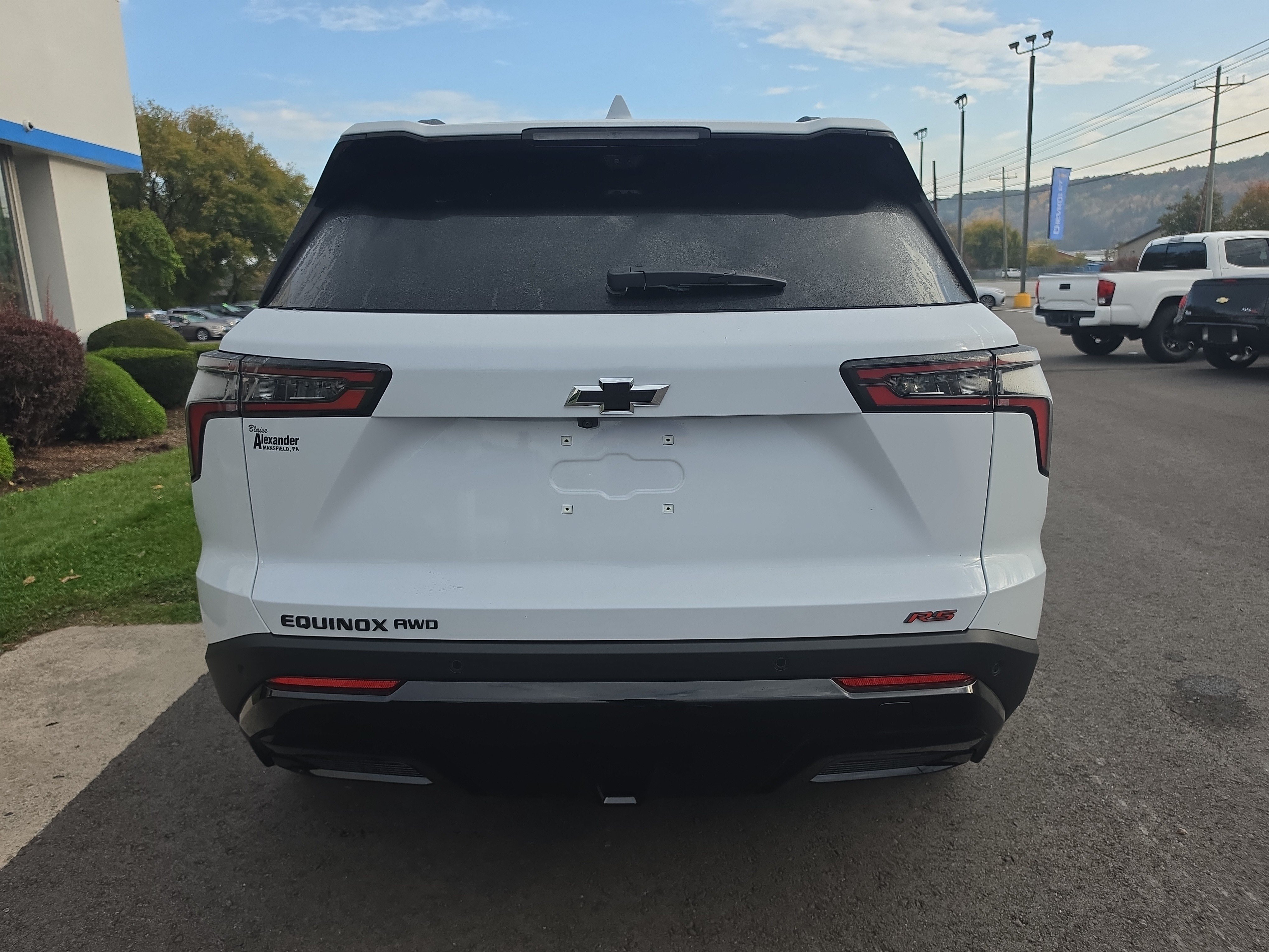 New 2027 Chevrolet Equinox RS w/ Safety and Technology Package AWD/4WD image 4