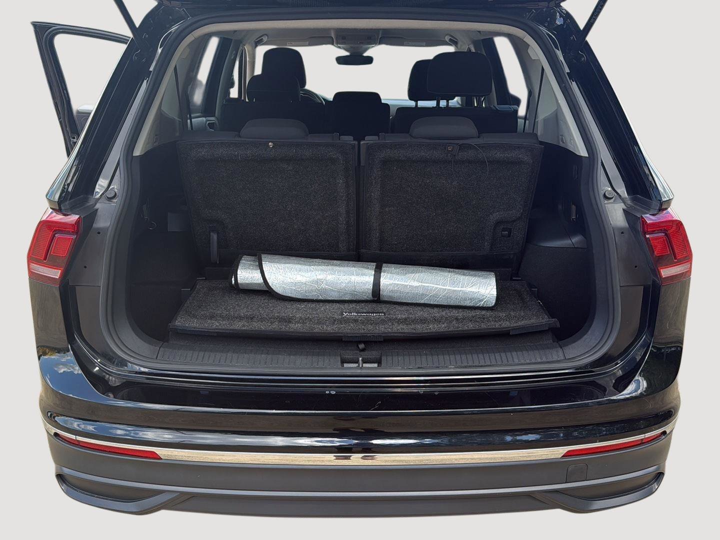 Used 2024 Volkswagen Tiguan S image 24