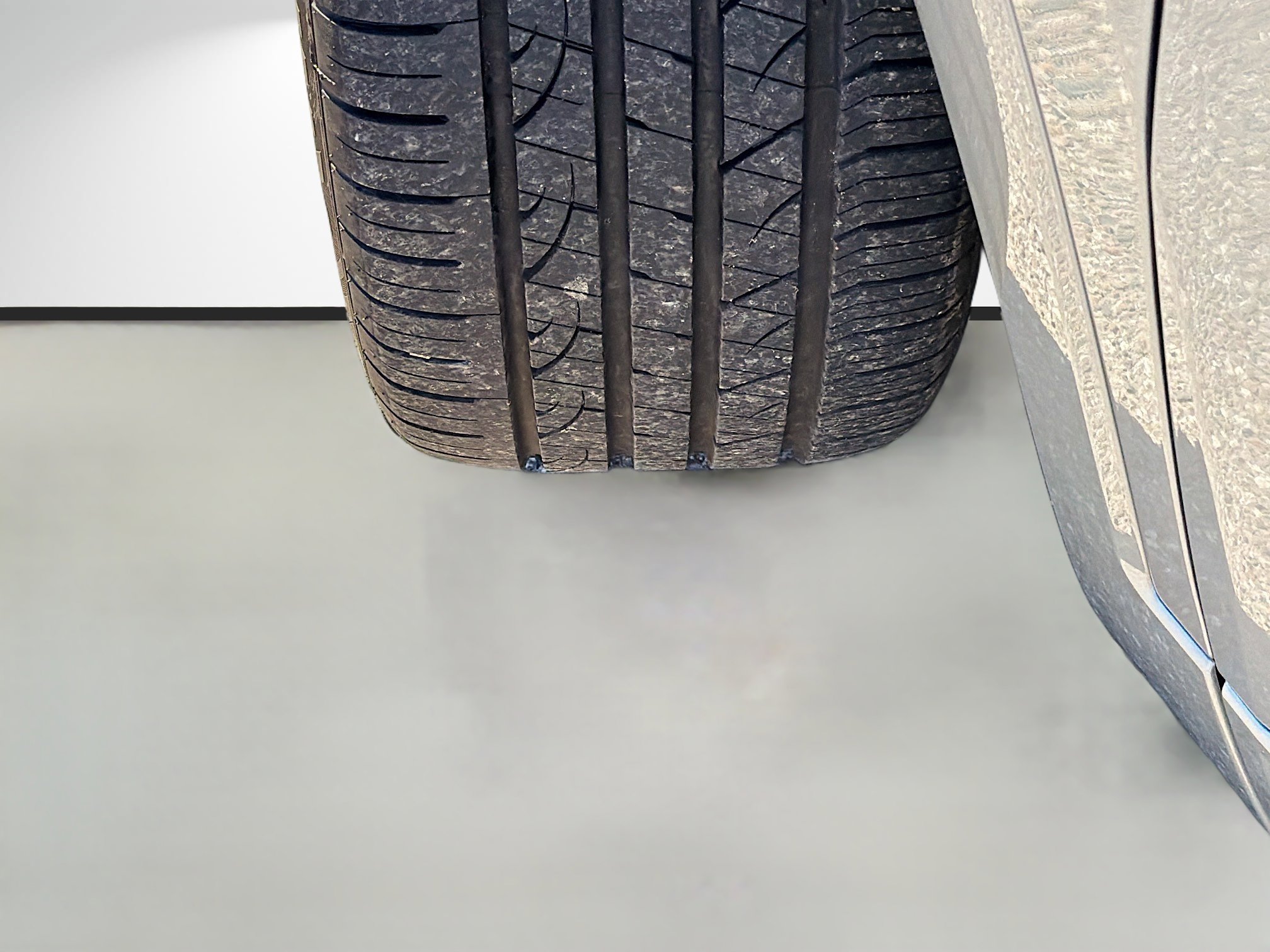 Used 2023 Buick Envision Avenir image 44