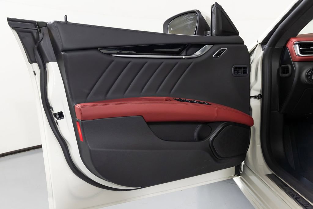 Used 2023 Maserati Ghibli GT image 19