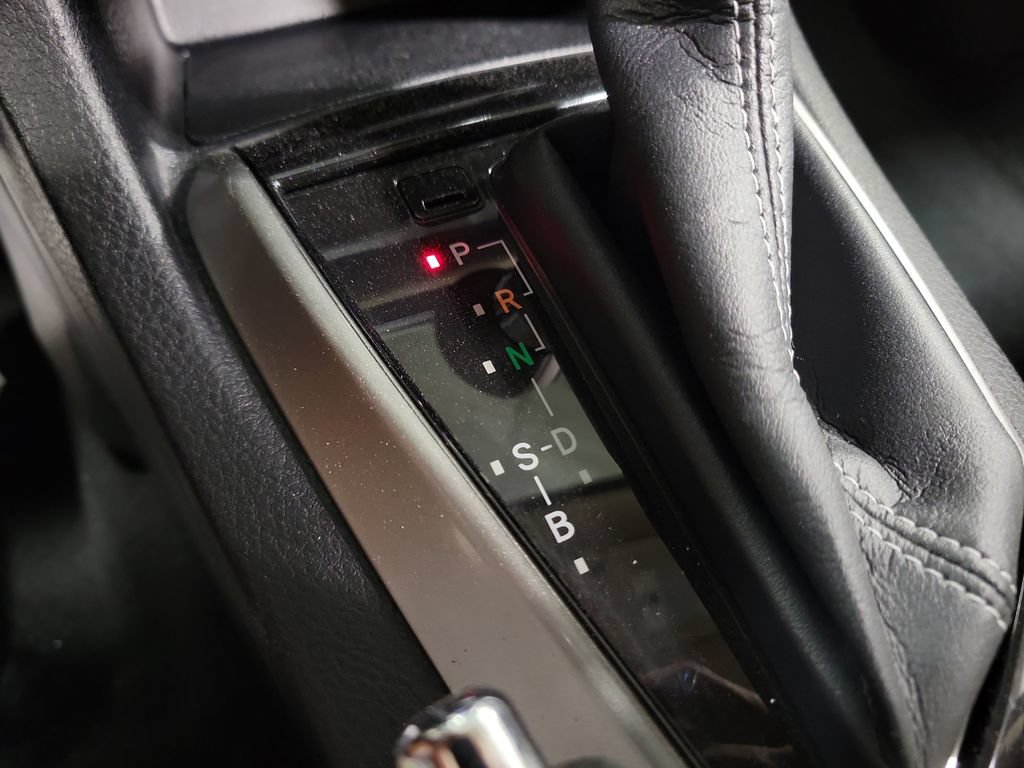 Used 2016 Toyota Corolla LE FWD image 17
