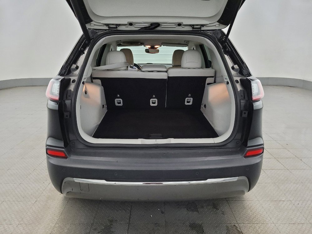 Used 2019 Jeep Cherokee Limited w/ Technology Group image 29