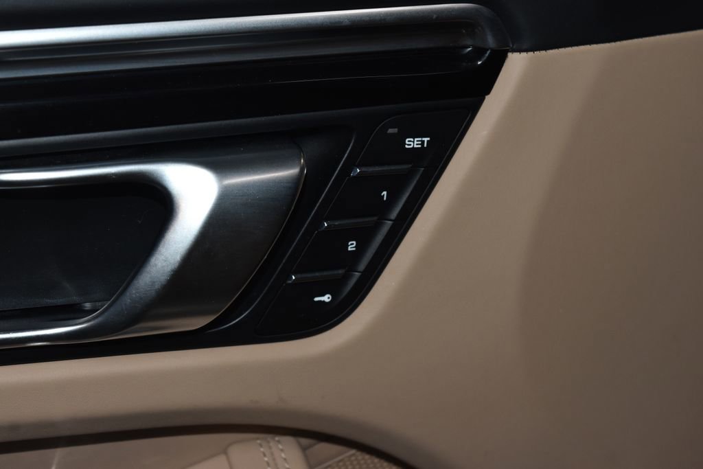 Used 2022 Porsche Macan image 7