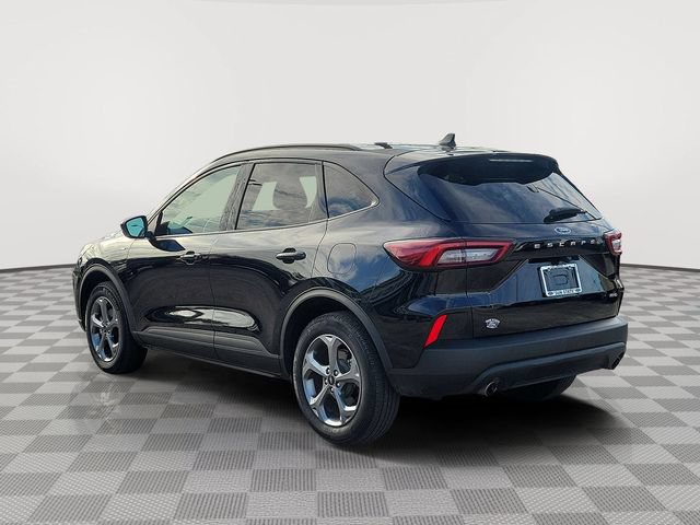 Certified 2025 Ford Escape ST-Line Select AWD/4WD image 4