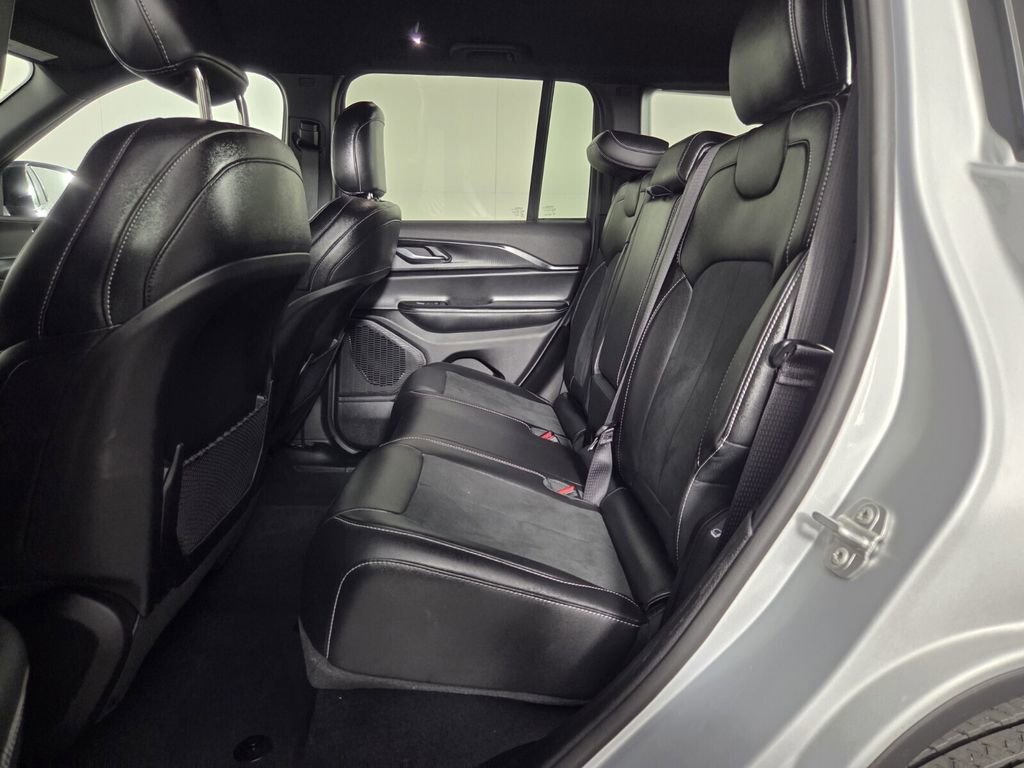 Certified 2025 Jeep Grand Cherokee Altitude image 26