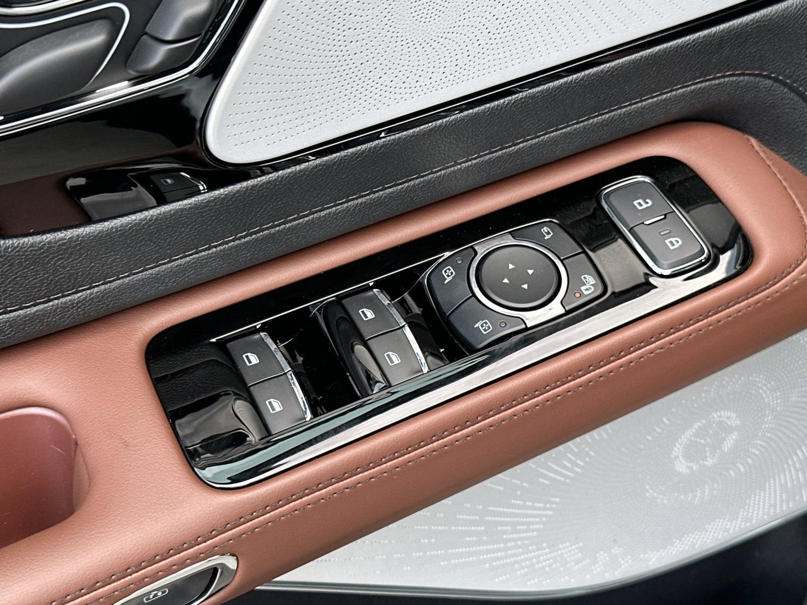 New 2025 Lincoln Aviator Reserve w/ Equipment Group 201A image 12