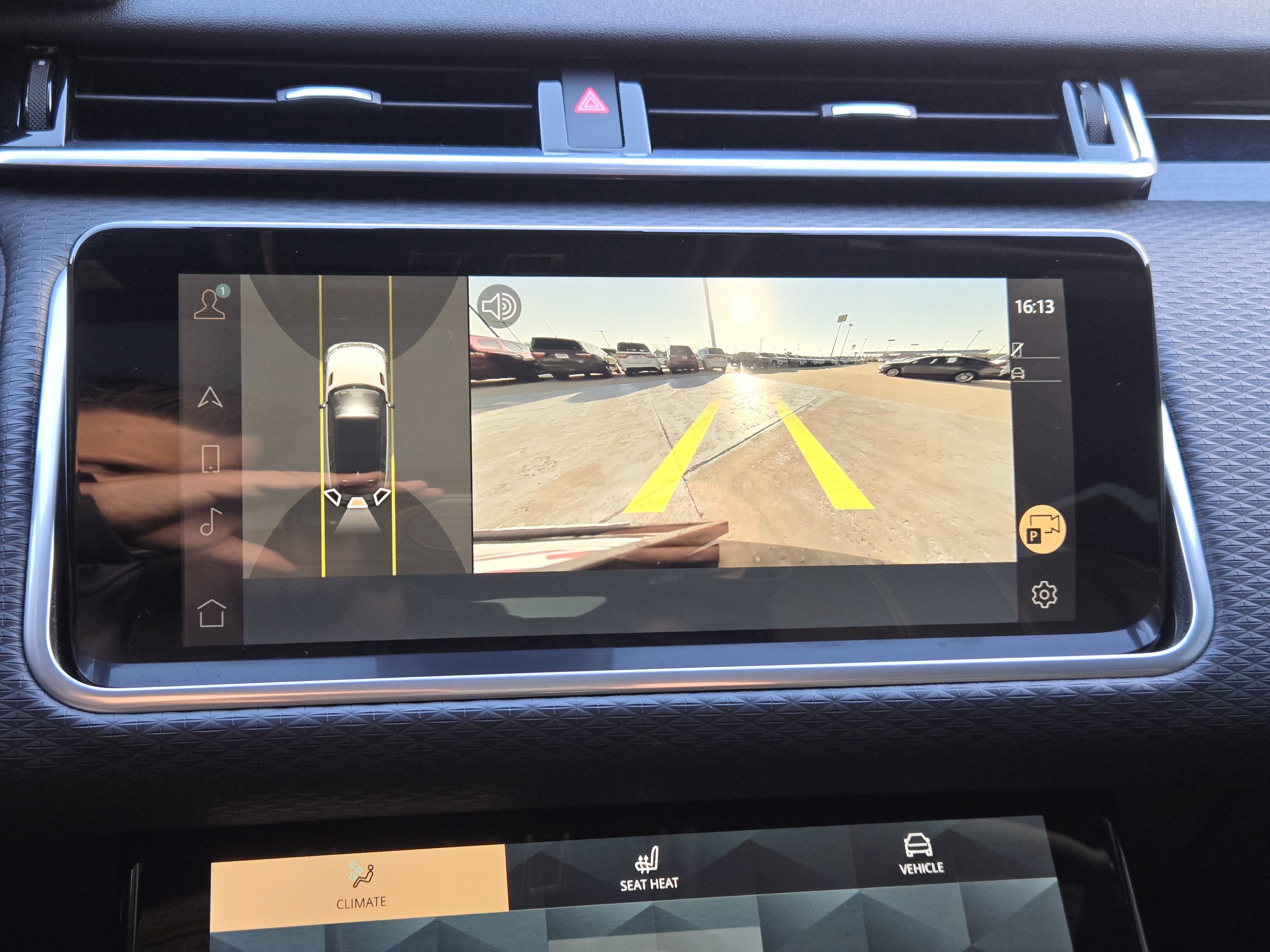 Used 2023 Land Rover Range Rover Velar R-Dynamic S image 21