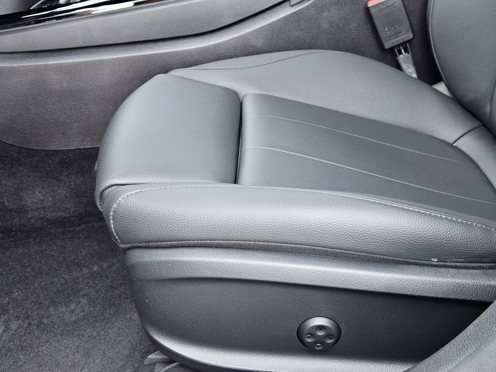 Used 2023 Mercedes-Benz CLA 250 image 32