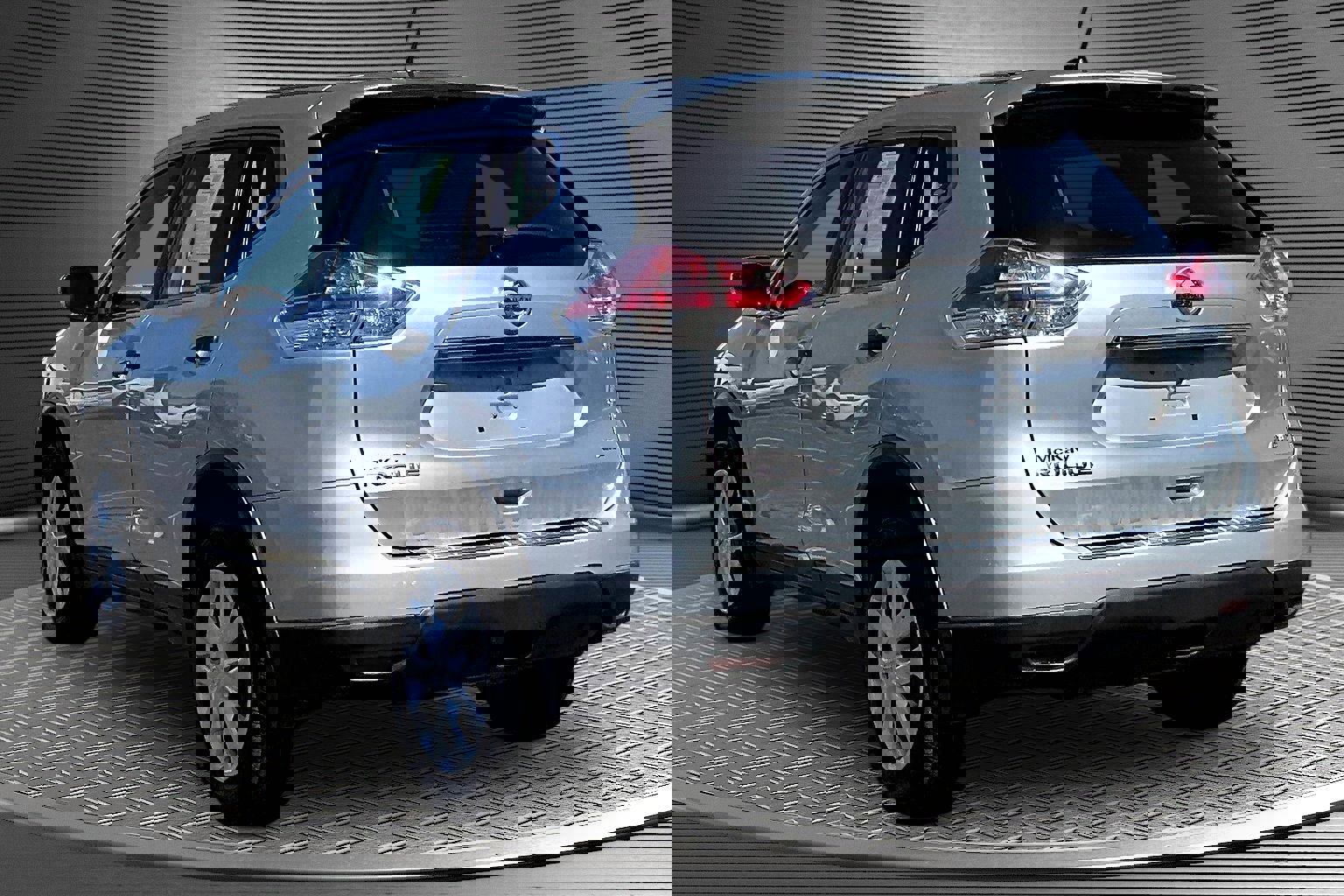 Used 2016 Nissan Rogue S image 4