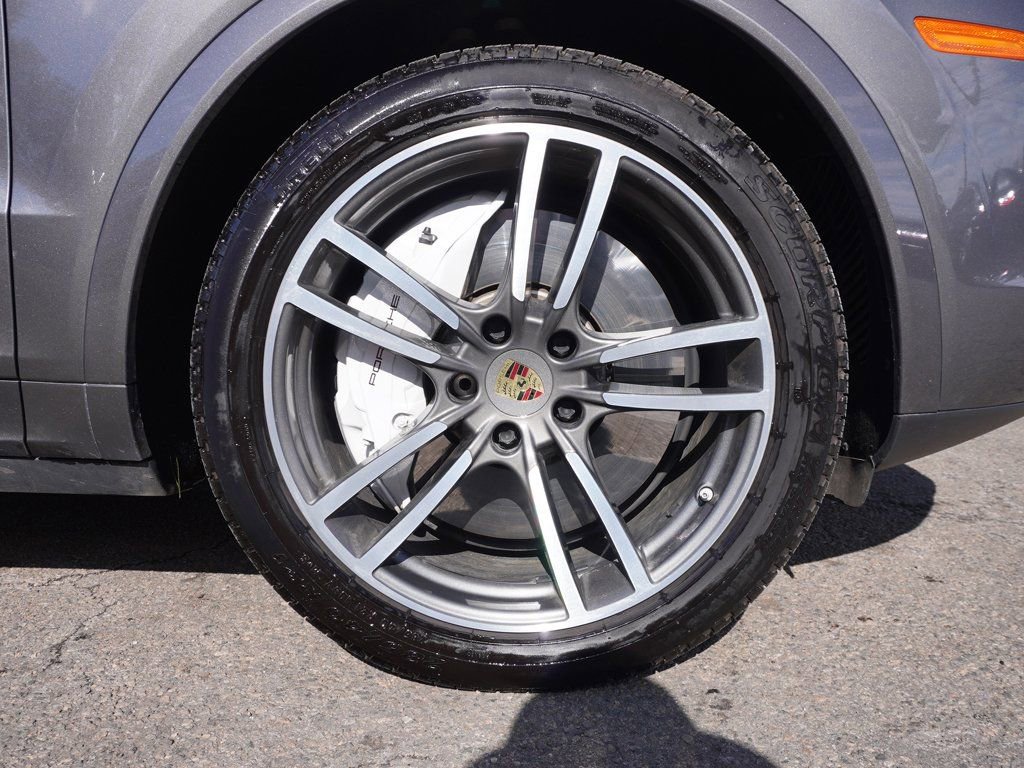 Used 2020 Porsche Cayenne Turbo image 26