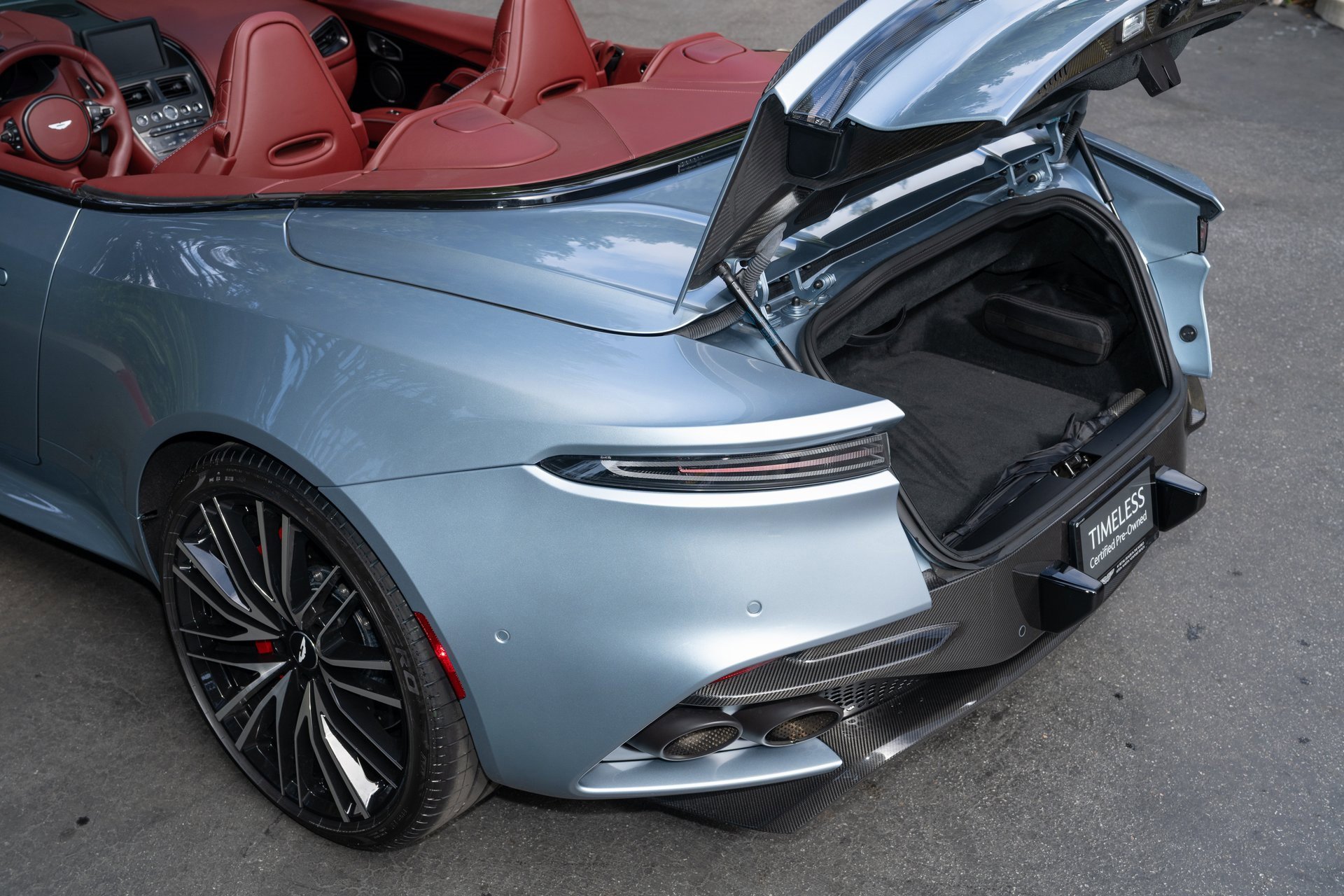 Used 2021 Aston Martin DBS Superleggera Volante image 13