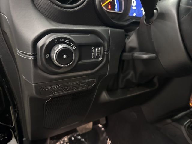 Used 2025 Jeep Wrangler Unlimited Rubicon w/ Convenience Group image 10