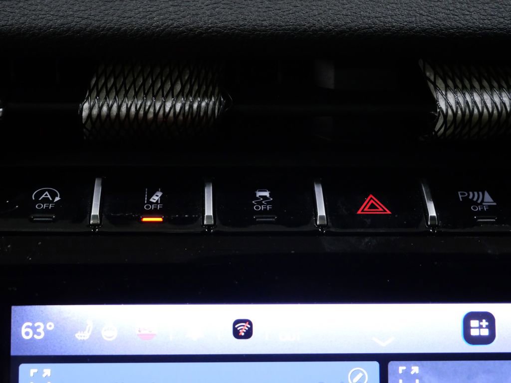 Used 2025 Jeep Grand Cherokee Limited image 20